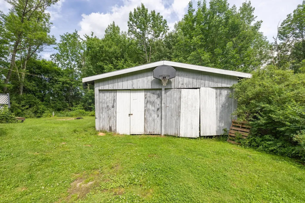 140 Cressey Road Monmouth ME 04259