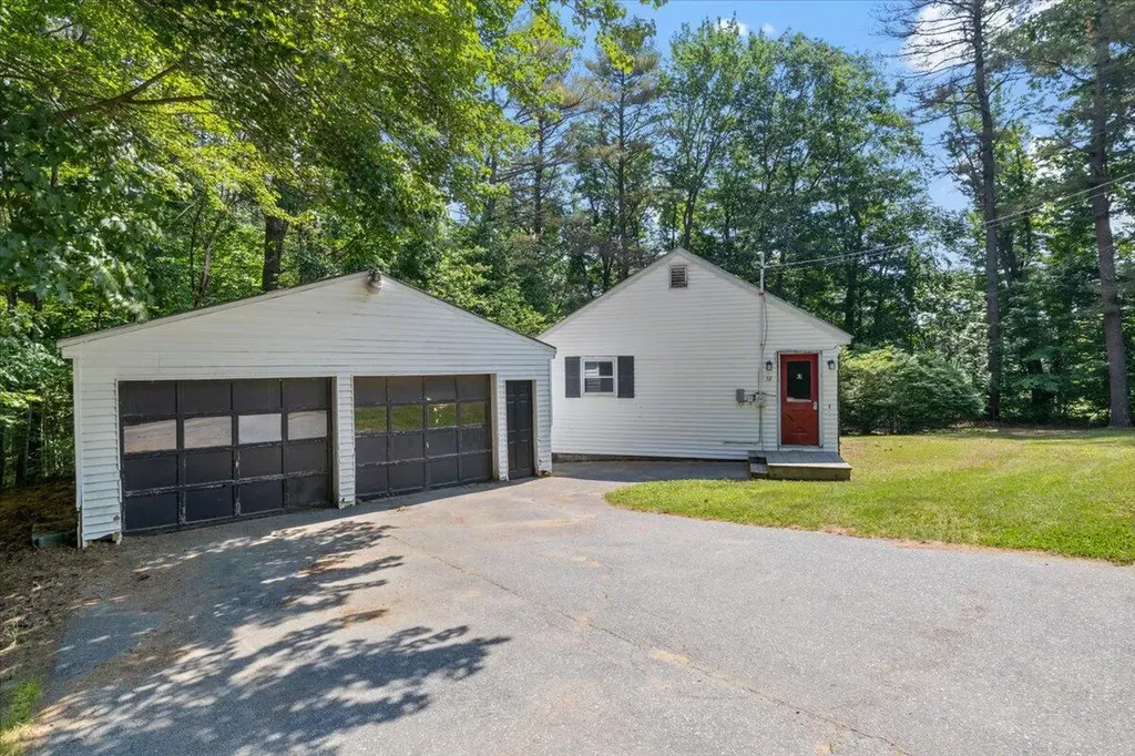32 Farwell Street Lisbon ME 04250