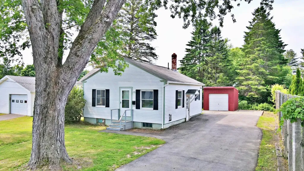 26 Wood Street Bangor ME 04401