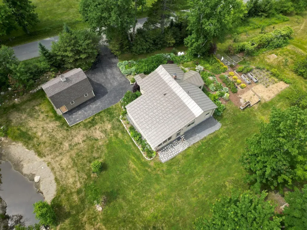206 Drury Road Solon ME 04979