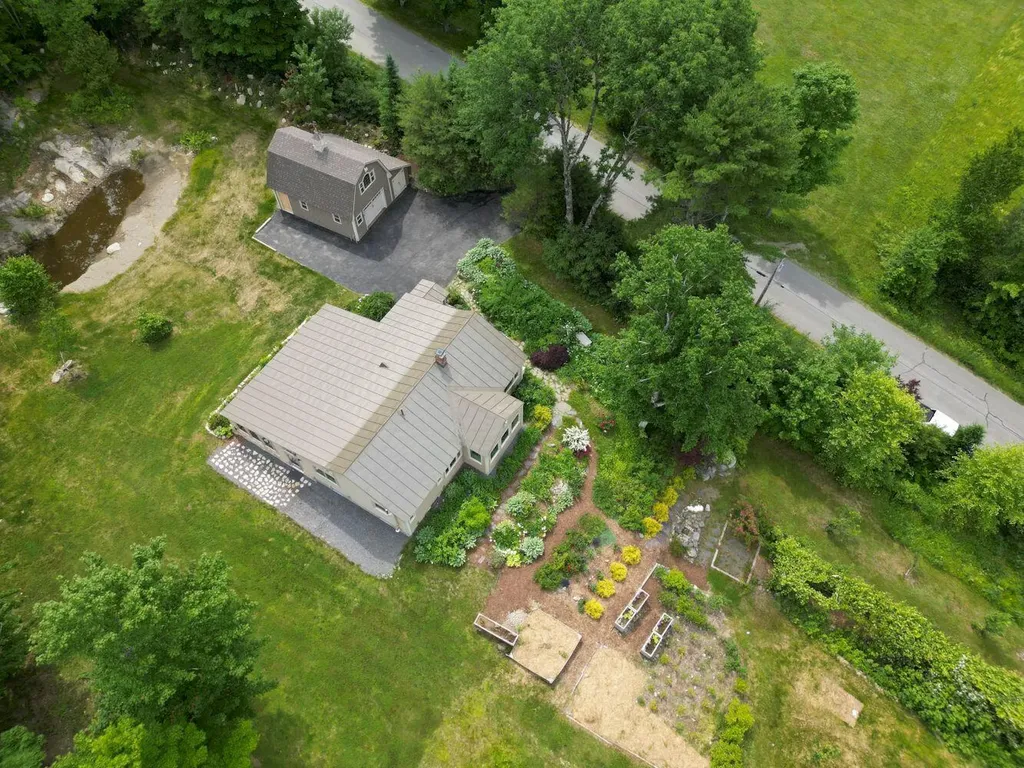 206 Drury Road Solon ME 04979
