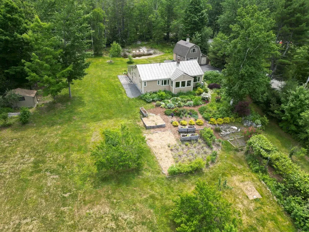 206 Drury Road Solon ME 04979