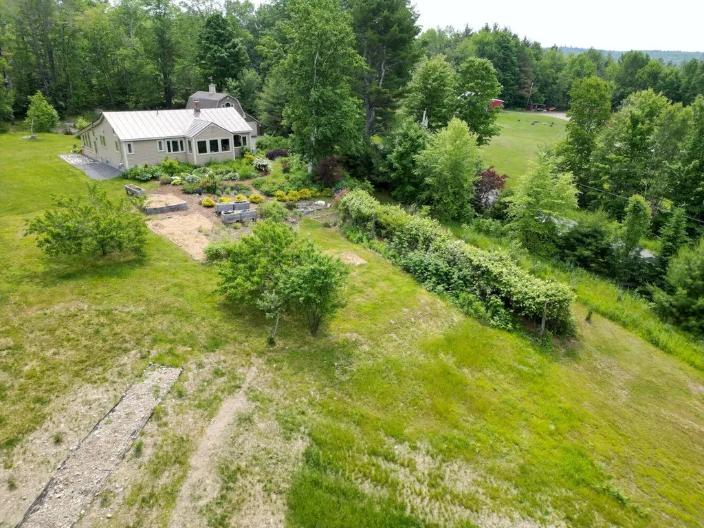 206 Drury Road Solon ME 04979