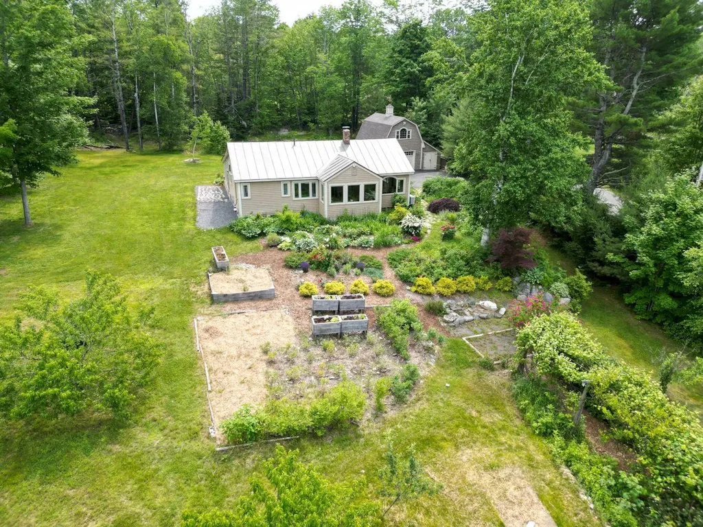 206 Drury Road Solon ME 04979