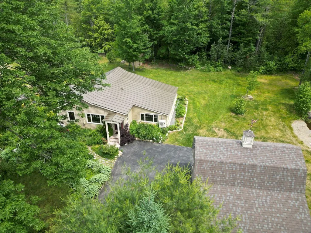 206 Drury Road Solon ME 04979