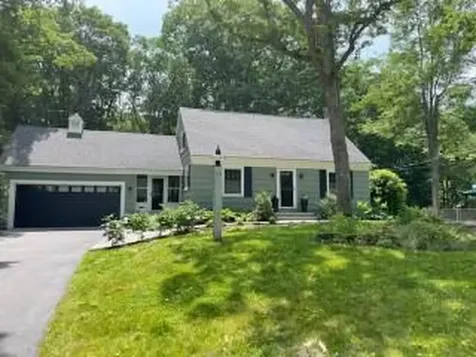 144 Oakhurst Road Cape Elizabeth ME 04107