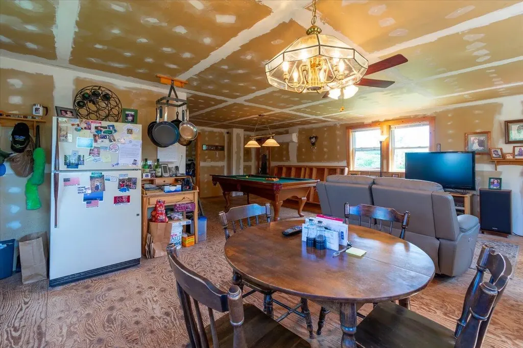660 Old County Road Rockland ME 04841