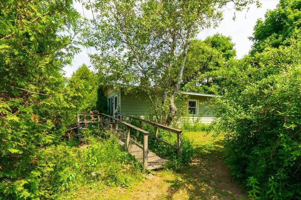 660 Old County Road Rockland ME 04841