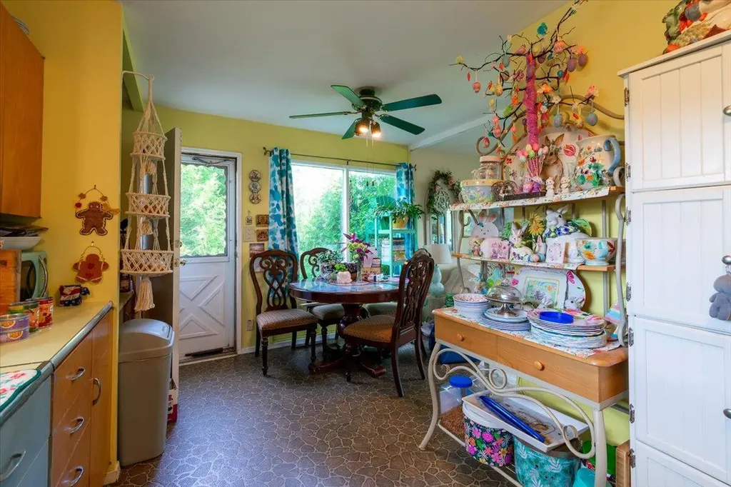 660 Old County Road Rockland ME 04841