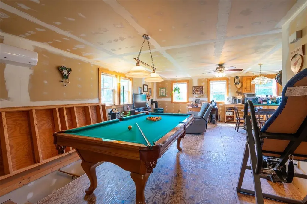 660 Old County Road Rockland ME 04841