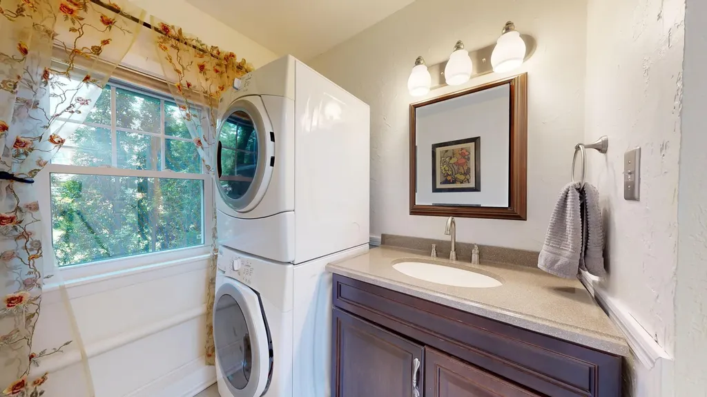 48 Grandview Avenue Auburn ME 04210