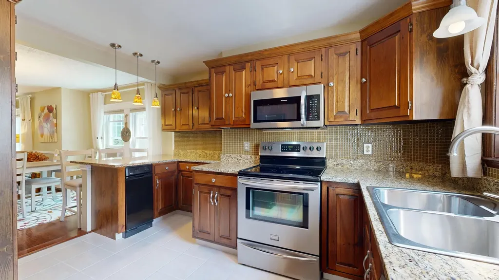 48 Grandview Avenue Auburn ME 04210