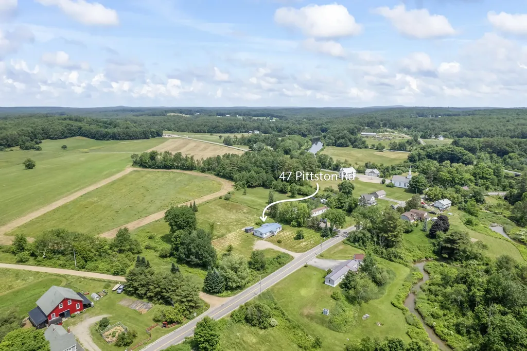 47 Pittston Road Whitefield ME 04353