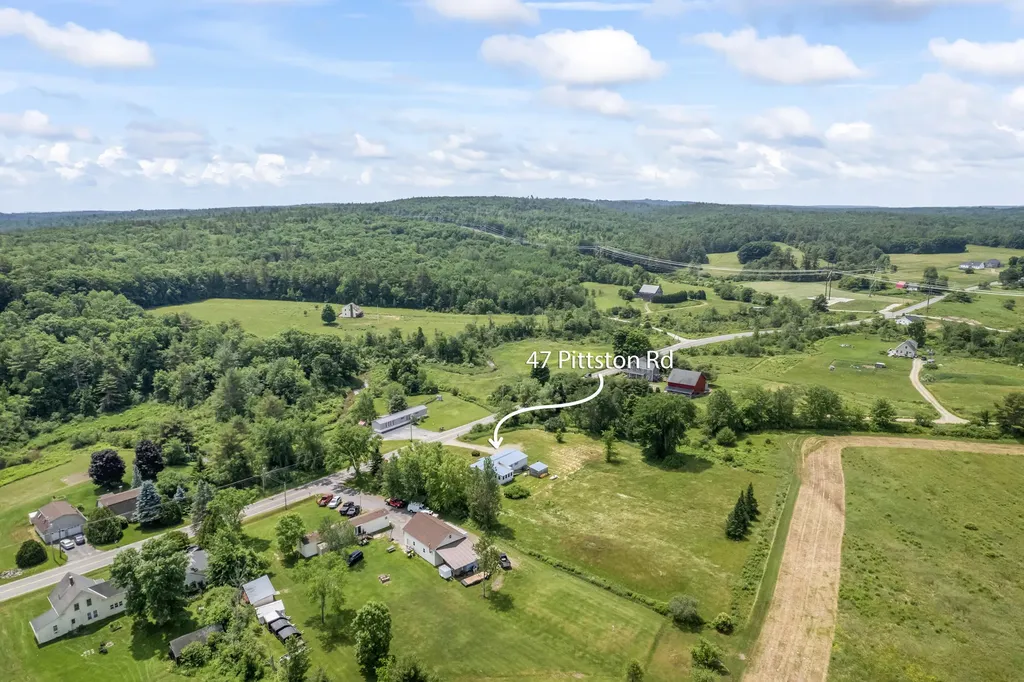 47 Pittston Road Whitefield ME 04353