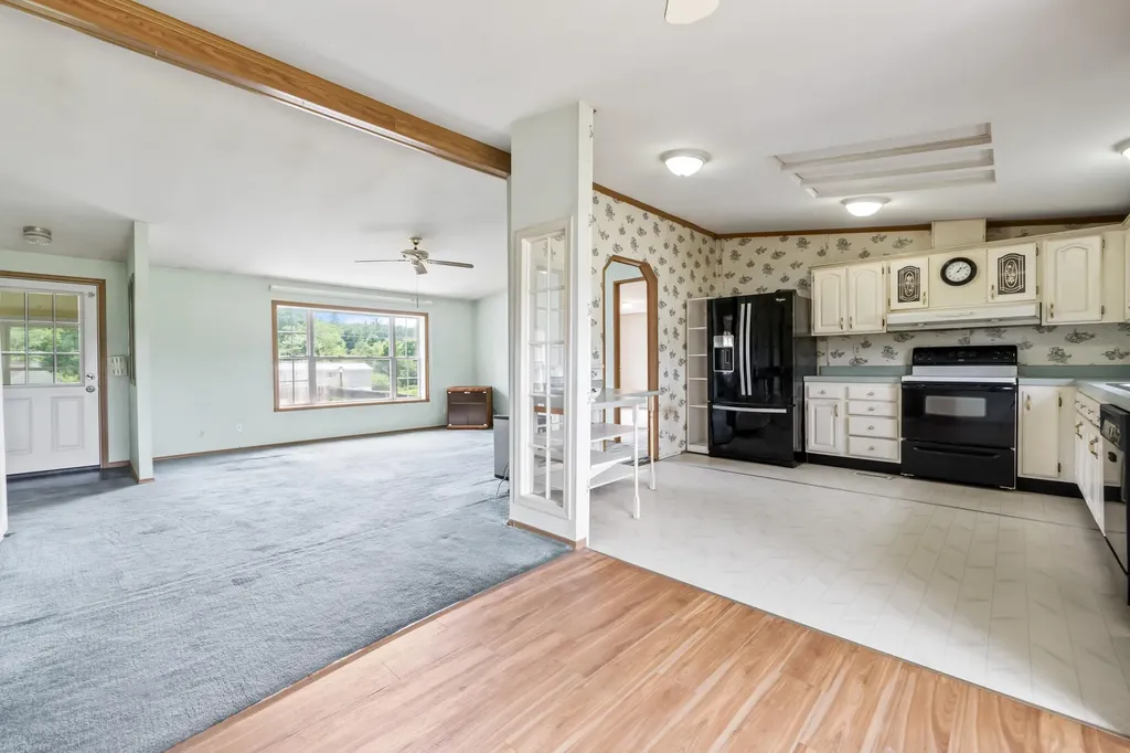 47 Pittston Road Whitefield ME 04353