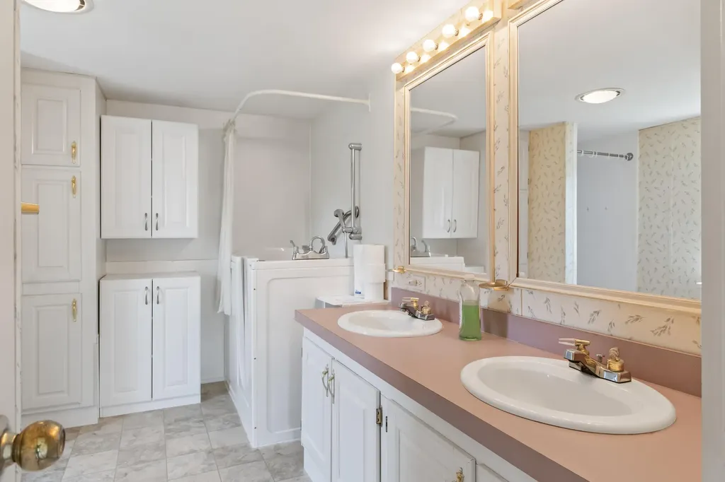 47 Pittston Road Whitefield ME 04353