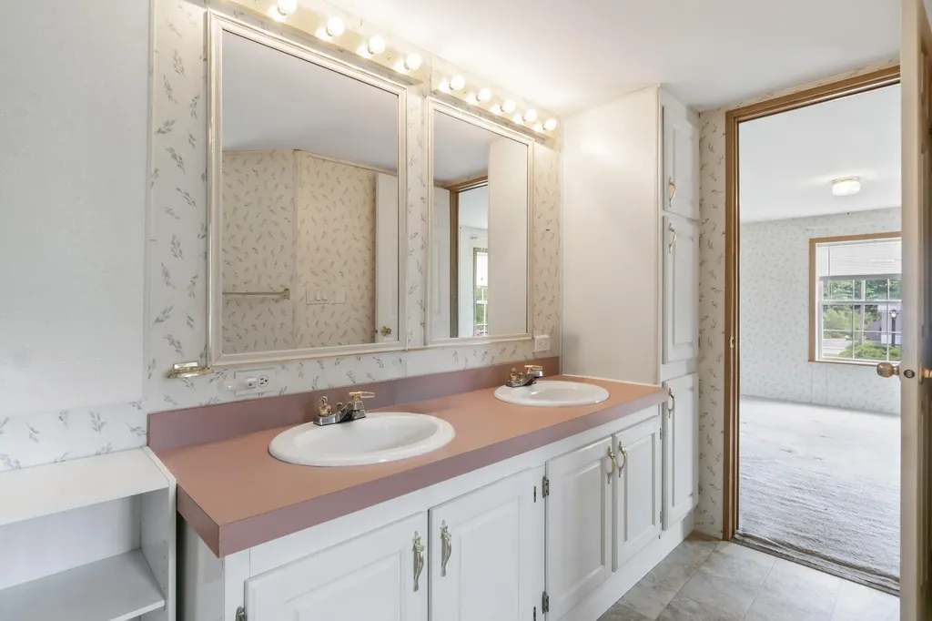 47 Pittston Road Whitefield ME 04353