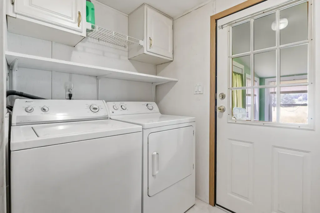 47 Pittston Road Whitefield ME 04353
