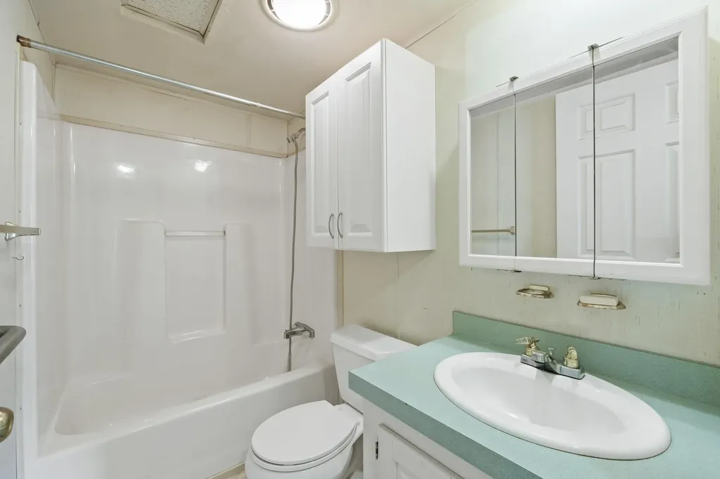 47 Pittston Road Whitefield ME 04353