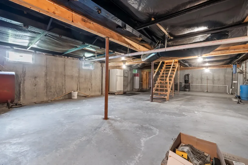 47 Pittston Road Whitefield ME 04353