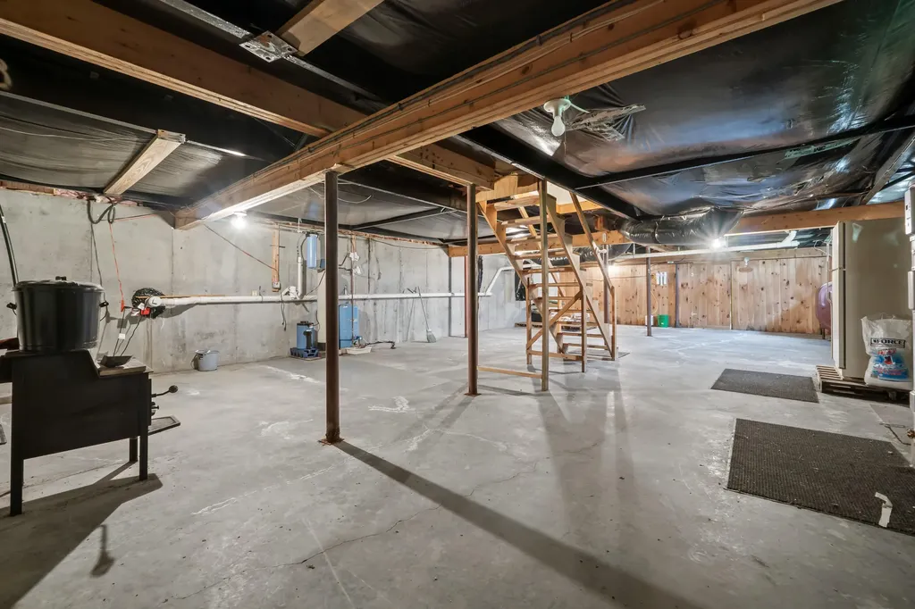 47 Pittston Road Whitefield ME 04353