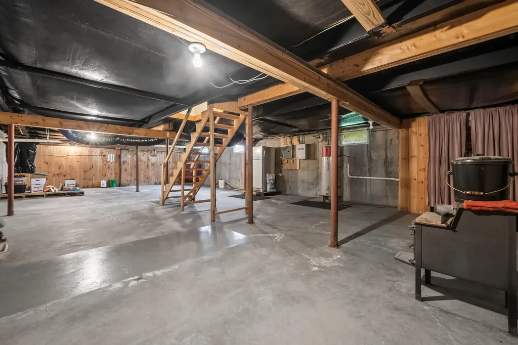 47 Pittston Road Whitefield ME 04353