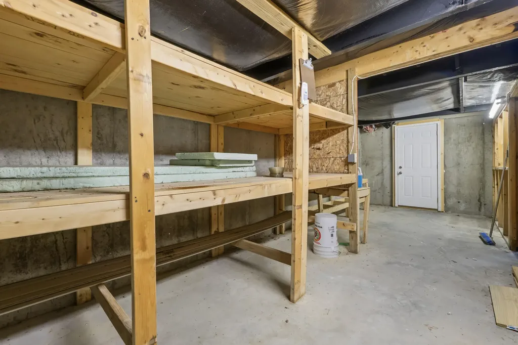 47 Pittston Road Whitefield ME 04353