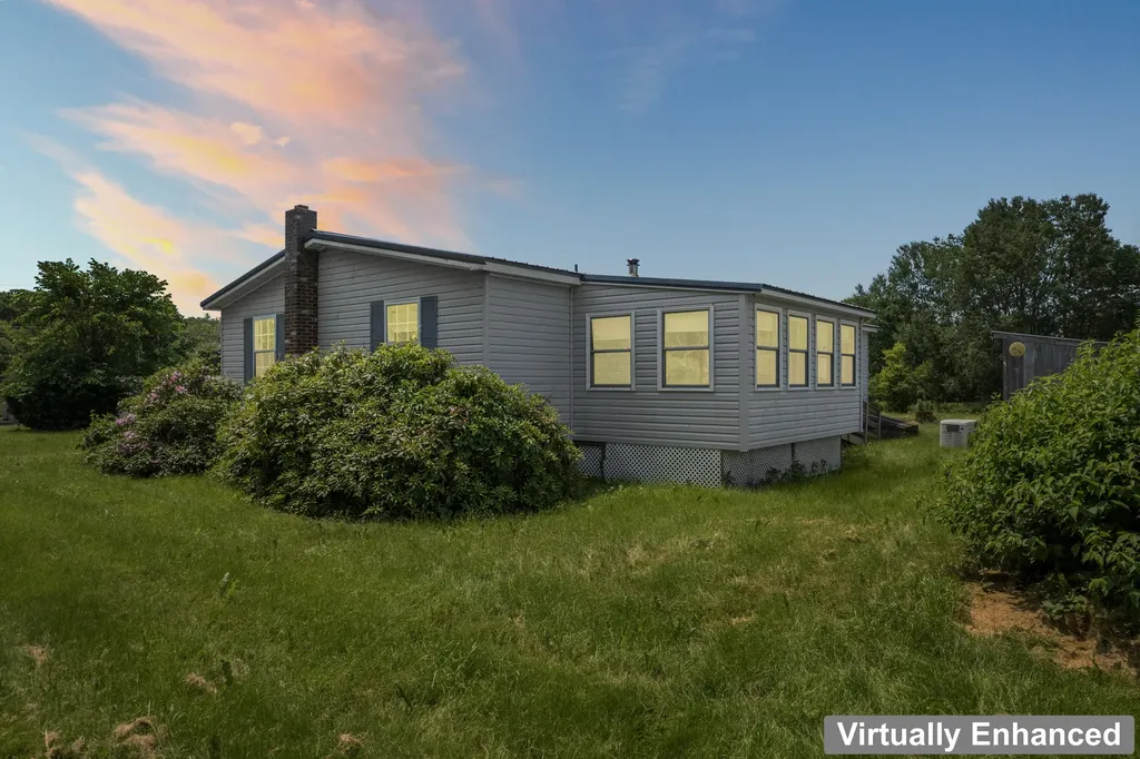 47 Pittston Road Whitefield ME 04353