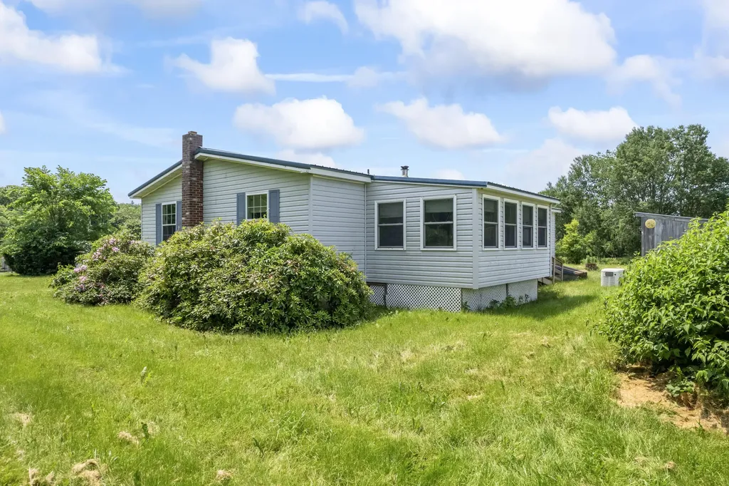 47 Pittston Road Whitefield ME 04353