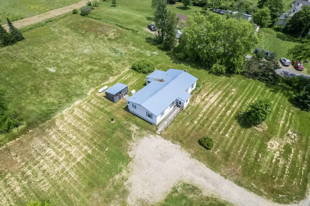 47 Pittston Road Whitefield ME 04353