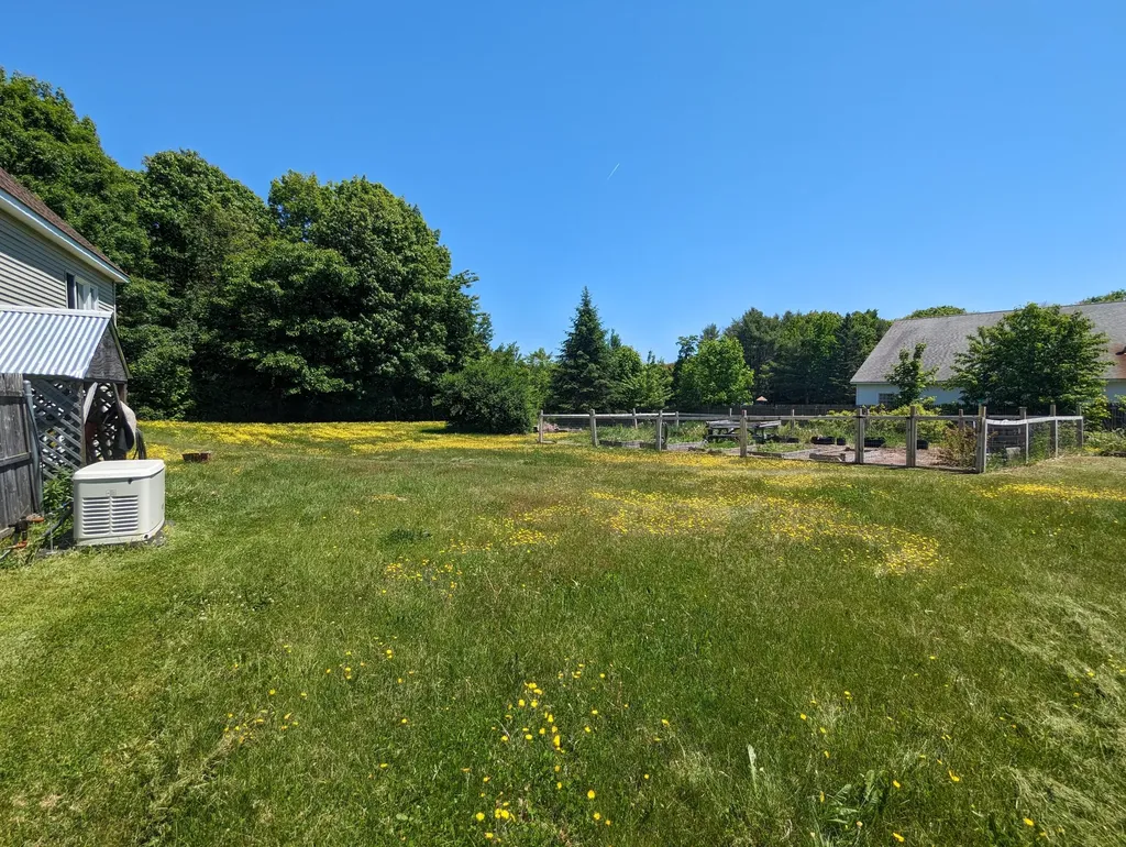 2839 Ohio Street Glenburn ME 04401