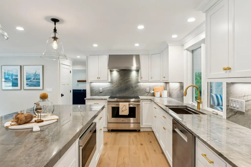 23 Constitution Road Kennebunk ME 04043