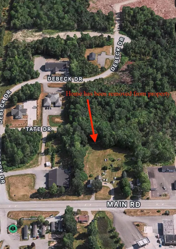 72 Main Road Holden ME 04429