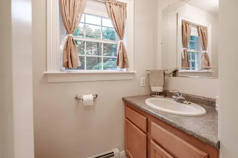 18 Cheechako Road Buxton ME 04093