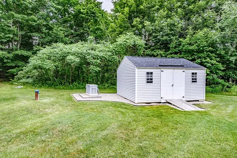 18 Cheechako Road Buxton ME 04093