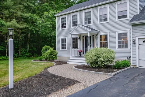 18 Cheechako Road Buxton ME 04093
