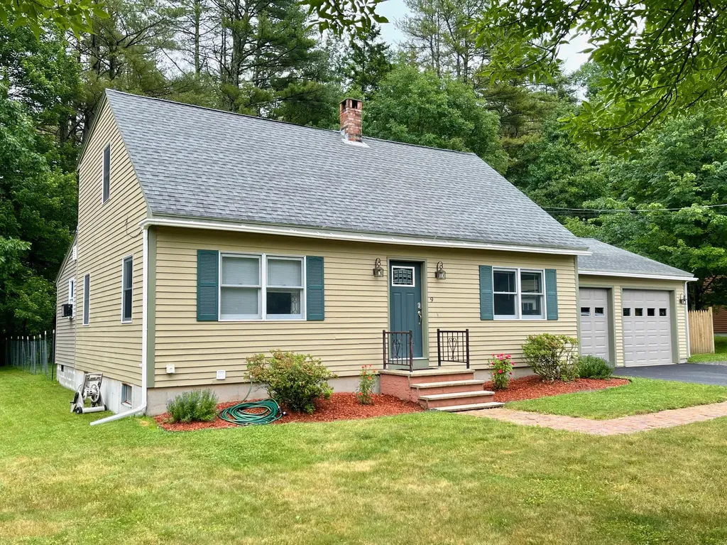 9 Barrows Drive Topsham ME 04086