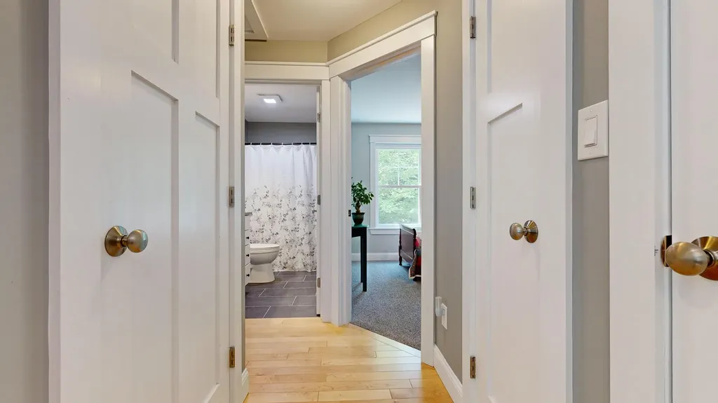 33 Whitney Way Raymond ME 04071