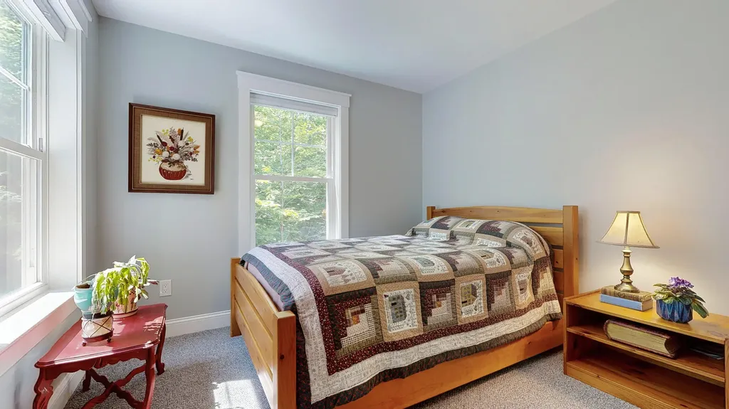 33 Whitney Way Raymond ME 04071