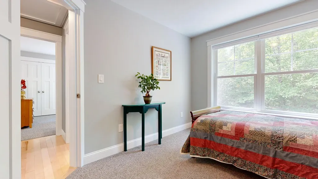 33 Whitney Way Raymond ME 04071