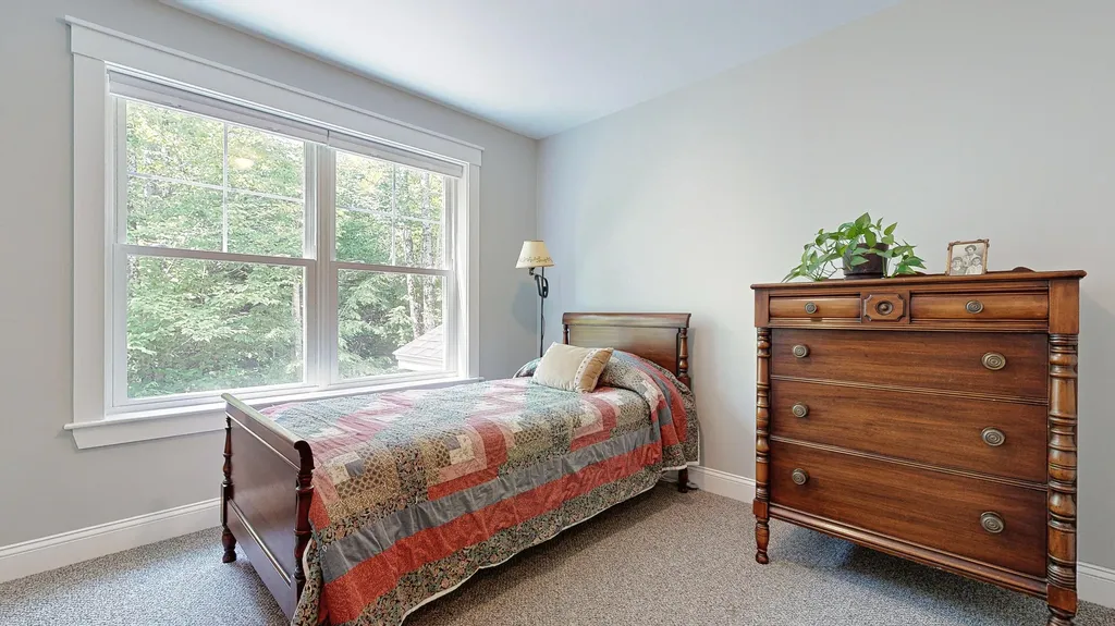 33 Whitney Way Raymond ME 04071