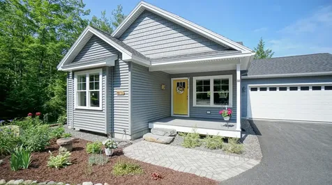 33 Whitney Way Raymond ME 04071