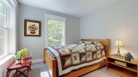 33 Whitney Way Raymond ME 04071