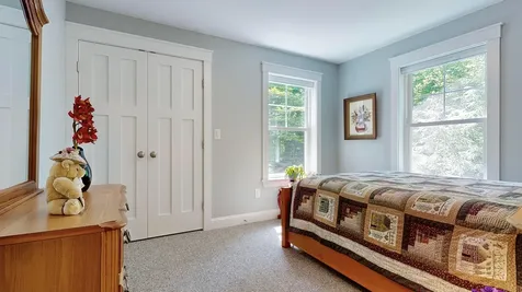 33 Whitney Way Raymond ME 04071