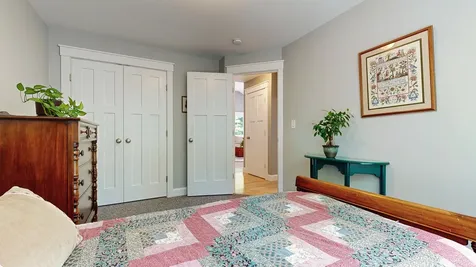 33 Whitney Way Raymond ME 04071