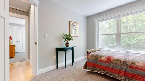 33 Whitney Way Raymond ME 04071