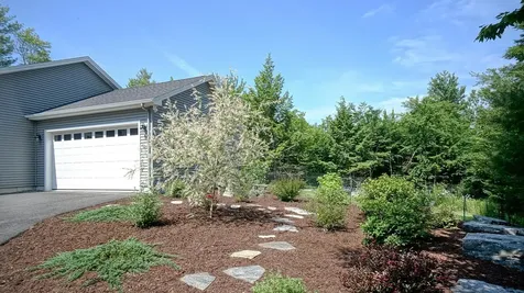 33 Whitney Way Raymond ME 04071