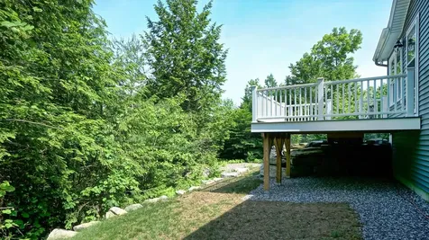 33 Whitney Way Raymond ME 04071