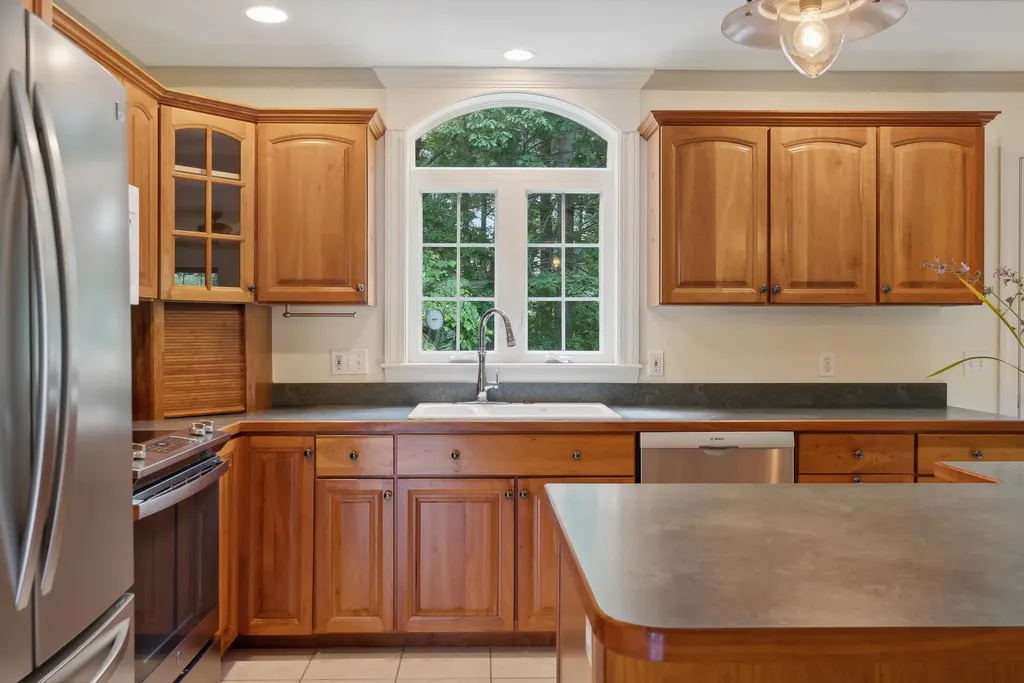 4 Preston Lane Kennebunk ME 04043