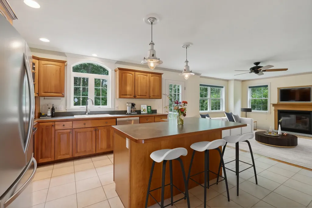4 Preston Lane Kennebunk ME 04043